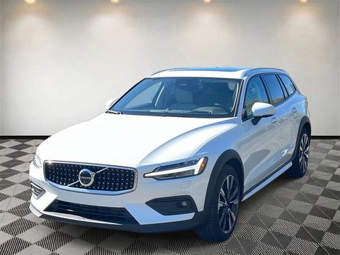 New 2026 Volvo V60 B5 Cross Country Ultra w/ Climate Package image 7
