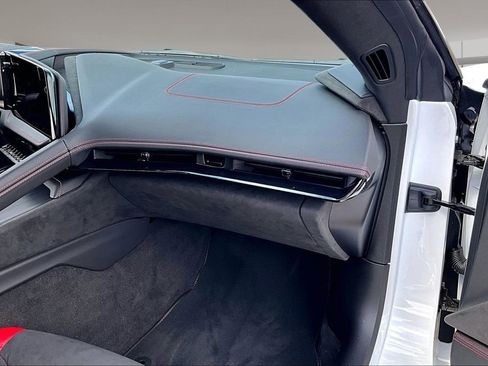 Used 2026 Chevrolet Corvette Stingray Premium Conv w/ Z51 Performance Package RWD image 15