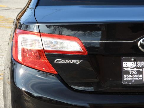 Used 2012 Toyota Camry LE image 16