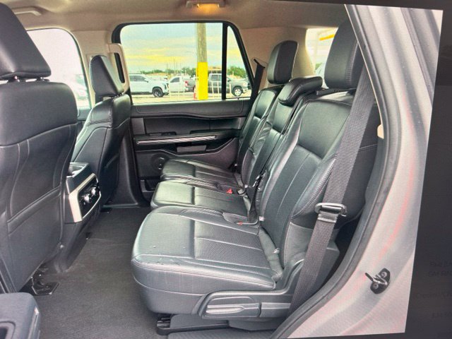 Used 2024 Ford Expedition XLT AWD/4WD image 12