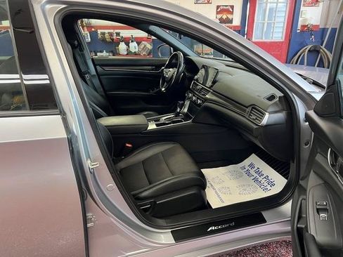 Used 2018 Honda Accord Sport image 10