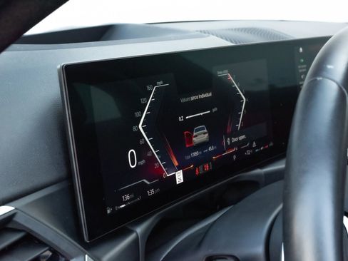 Used 2024 BMW 330i Sedan w/ Premium Package image 16