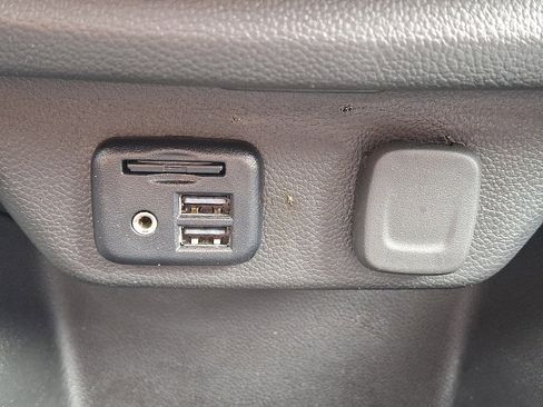 Used 2023 Chevrolet Traverse RS image 25