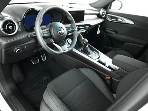New 2025 Alfa Romeo Tonale AWD/4WD image 17