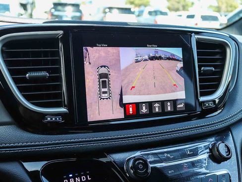 New 2027 Chrysler Pacifica Select FWD image 28