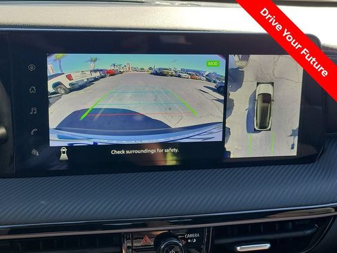 Used 2025 Nissan Kicks SR FWD image 10