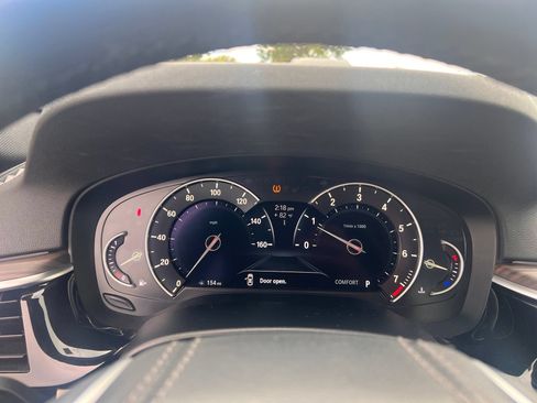 Used 2017 BMW 530i RWD image 10