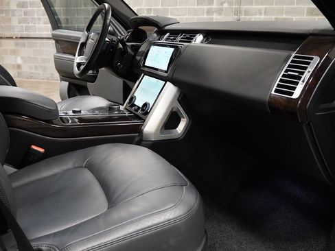 Used 2022 Land Rover Range Rover image 28
