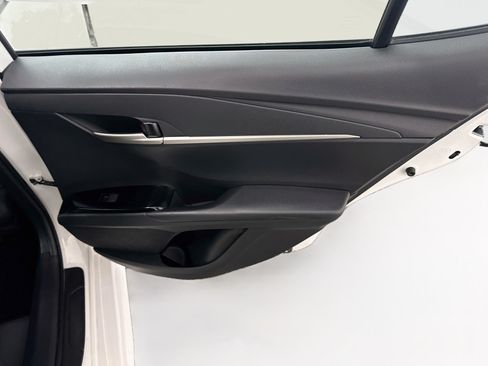 Used 2025 Toyota Camry SE FWD image 30