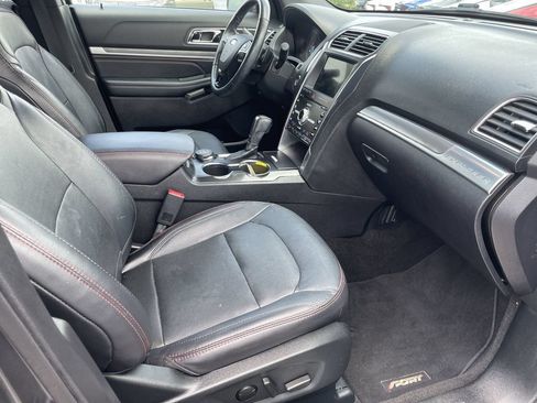 Used 2019 Ford Explorer Sport w/ Equipment Group 401A AWD/4WD image 35