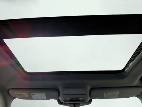 Used 2022 Ford Explorer XLT w/ Equipment Group 202A image 43