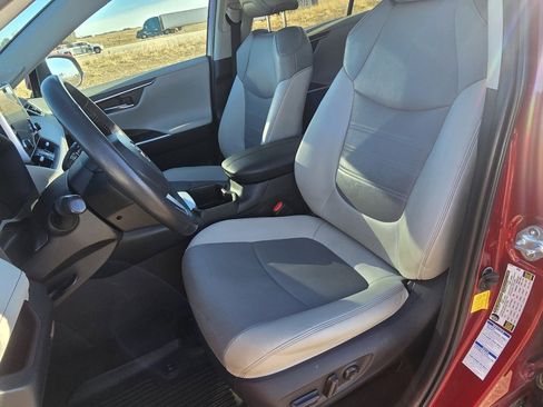 Used 2022 Toyota RAV4 Limited image 13