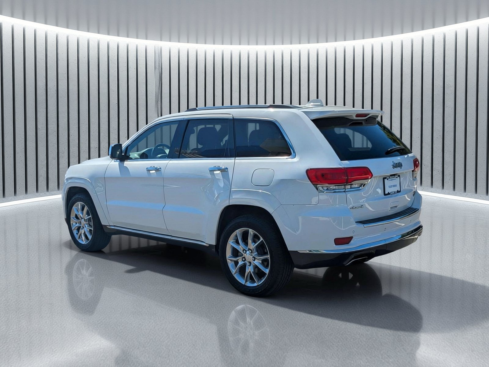 Used 2014 Jeep Grand Cherokee Summit AWD/4WD image 8