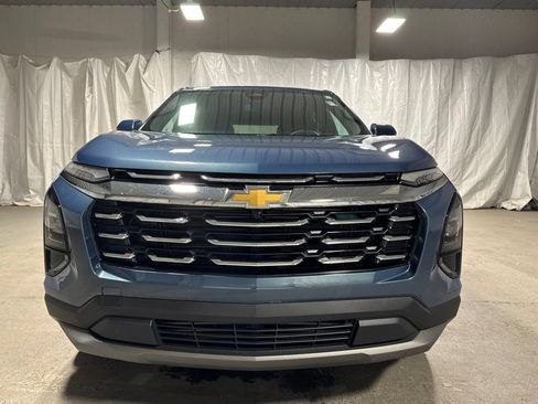 Used 2025 Chevrolet Equinox LT FWD image 2