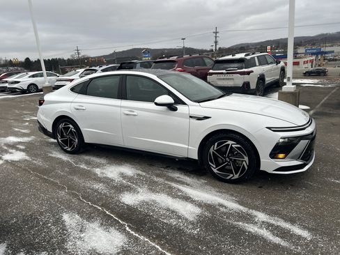 Used 2024 Hyundai Sonata SEL w/ Convenience Package image 4