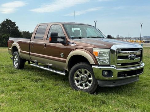 Used 2011 Ford F350 Lariat w/ Lariat Interior Pkg image 3