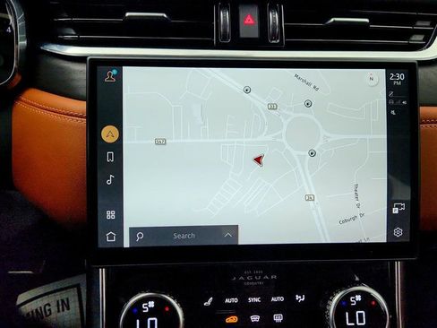 Used 2022 Jaguar XF R-Dynamic SE image 19