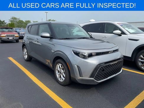 Used 2023 Kia Soul LX w/ LX Technology Package FWD image 1