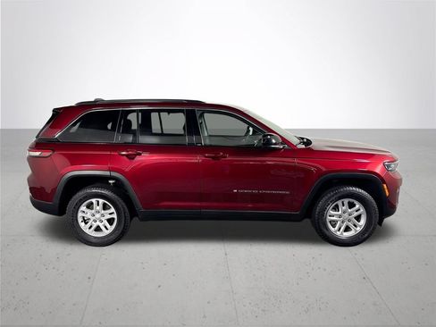 Certified 2023 Jeep Grand Cherokee Laredo w/ Luxury Tech Group I AWD/4WD image 6