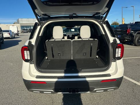 New 2025 Ford Explorer Active w/ Active Comfort Package image 41