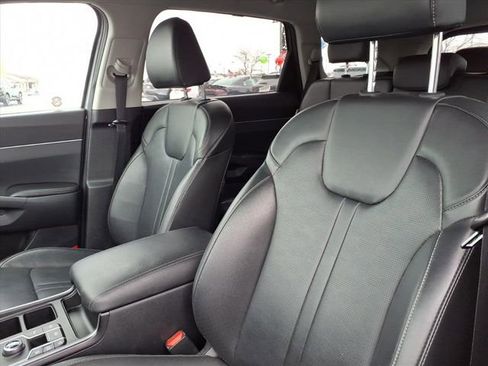 Used 2024 Kia Sorento S image 15