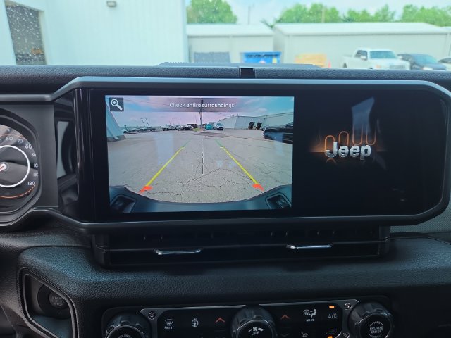 Used 2024 Jeep Gladiator Mojave AWD/4WD image 20
