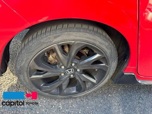 Used 2018 Honda Civic Sport image 11