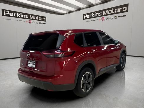 Used 2025 Nissan Rogue SV AWD/4WD image 5