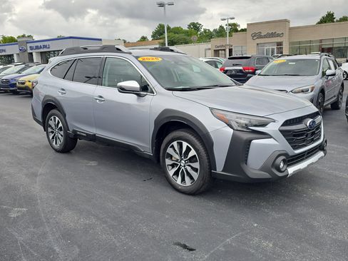 Used 2025 Subaru Outback Touring image 4