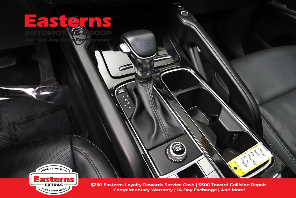 Used 2025 Kia Telluride S FWD image 14