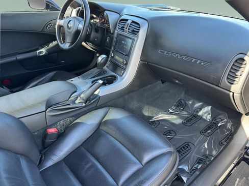 Used 2006 Chevrolet Corvette Coupe w/ Preferred Equipment Group image 25