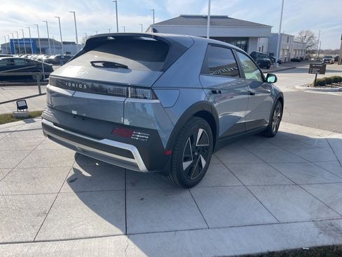 New 2026 Hyundai Ioniq 5 SEL image 5