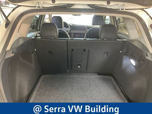 Certified 2025 Volkswagen Taos SE image 29