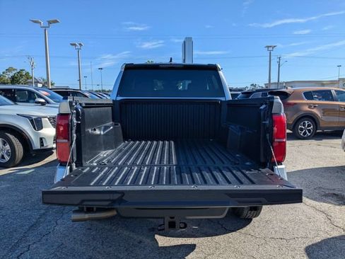 Used 2024 Toyota Tacoma SR5 AWD/4WD image 12