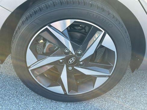 Used 2023 Hyundai Elantra SEL w/ Convenience Package image 7