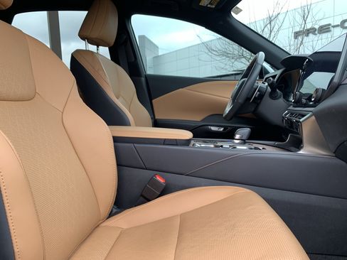 Used 2024 Lexus RX 350 w/ Convenience Package image 35