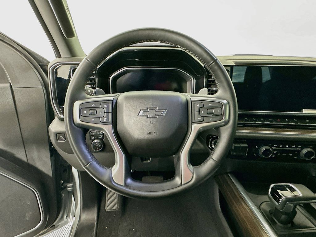 Used 2024 Chevrolet Silverado 1500 LT Trail Boss AWD/4WD image 16