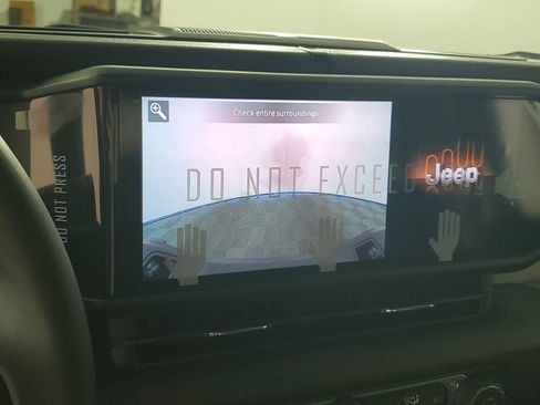 New 2025 Jeep Gladiator Willys image 17