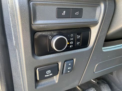 Used 2024 Ford Expedition Max XLT image 33