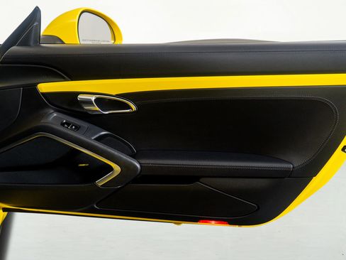 Used 2015 Porsche 911 Turbo w/ Sport Chrono Package image 35