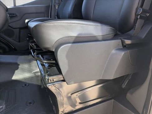 New 2025 Ford Transit 250 148 Medium Roof image 4