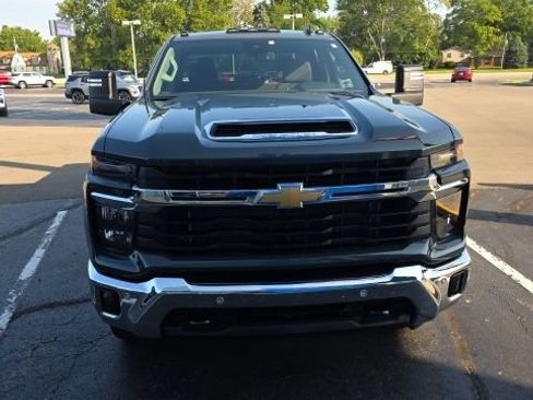 Used 2025 Chevrolet Silverado 2500 LT w/ All Star Edition AWD/4WD image 2