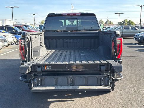 Used 2024 GMC Sierra 2500 AT4 w/ AT4 Premium Plus Package AWD/4WD image 25