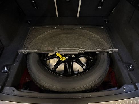 Used 2021 Land Rover Range Rover Velar R-Dynamic S image 40