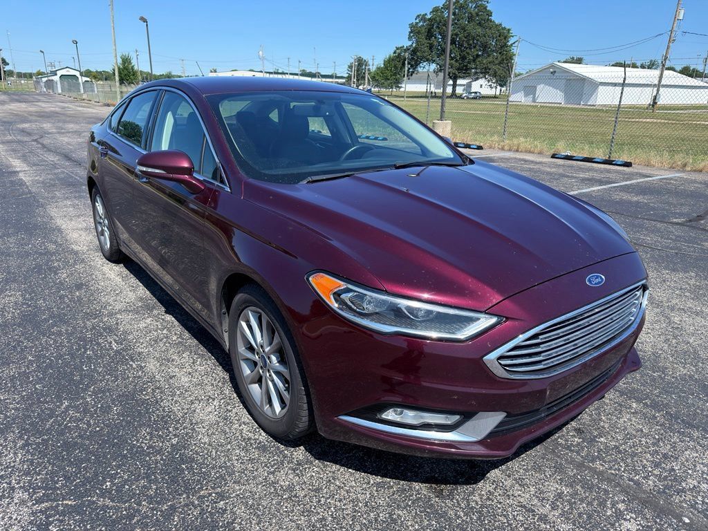 Used 2017 Ford Fusion SE w/ Fusion SE Technology Package FWD image 10