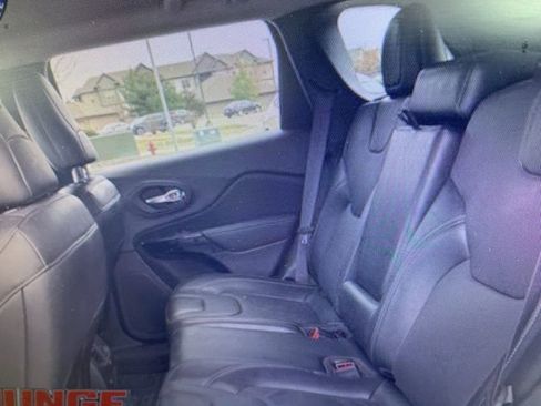 Used 2023 Jeep Cherokee Altitude Lux image 4