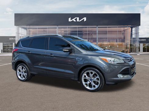 Used 2016 Ford Escape Titanium w/ Equipment Group 301A FWD image 2