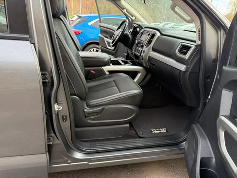 Used 2019 Nissan Titan PRO-4X image 17