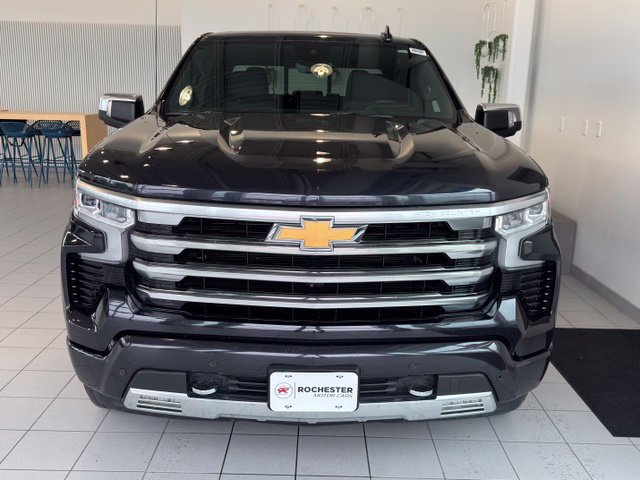 Used 2024 Chevrolet Silverado 1500 High Country w/ Technology Package AWD/4WD image 37