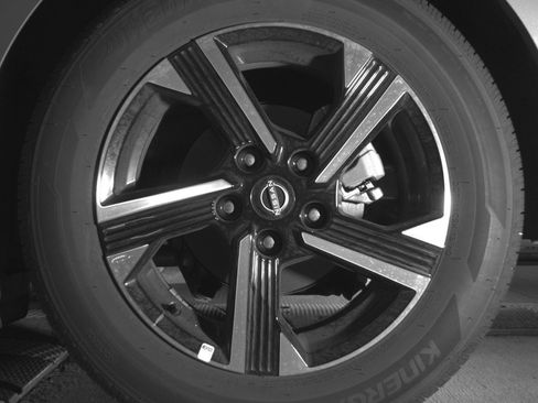 Used 2025 Nissan Sentra SV FWD image 14